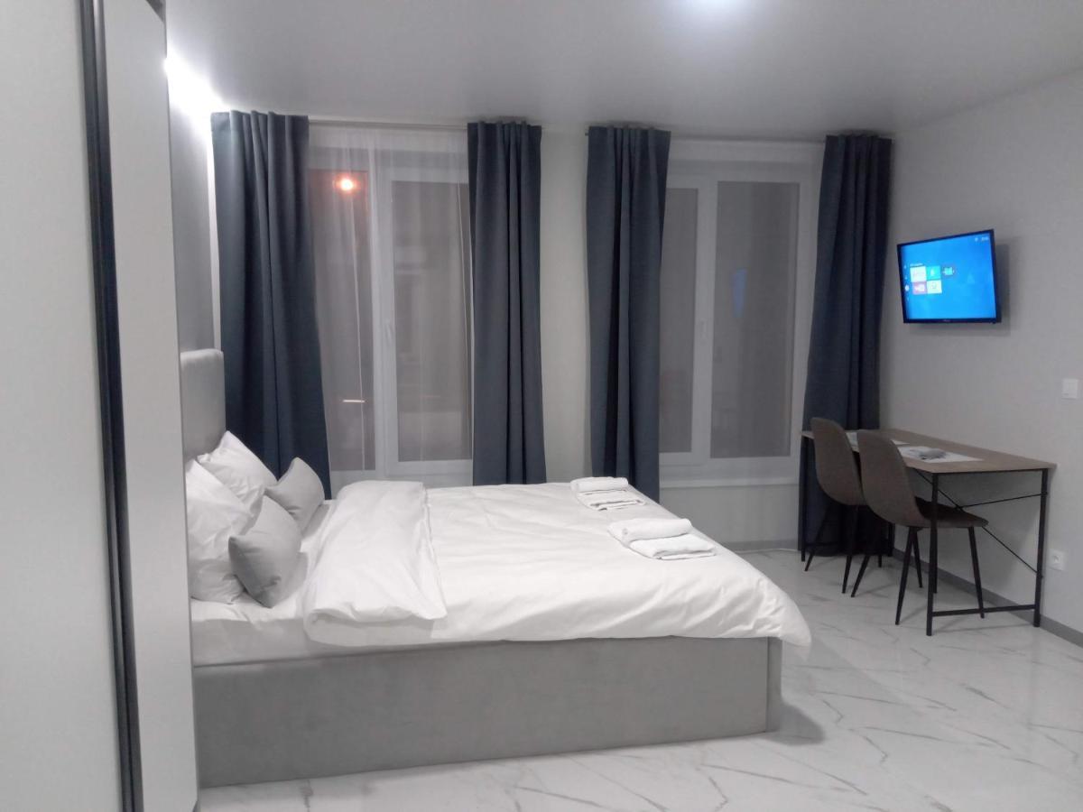 Pure Apartments Vip 4 Lviv Kültér fotó